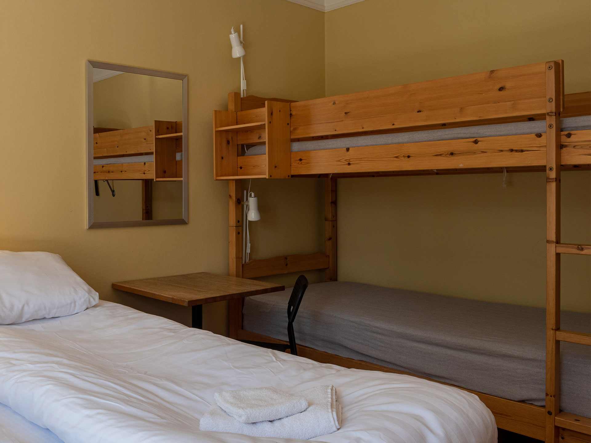 LifeStyleSTAY - Brunskog Vandrarhem: 5-bed room